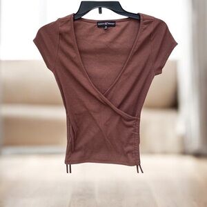 Almost Famous Brown fitted Top